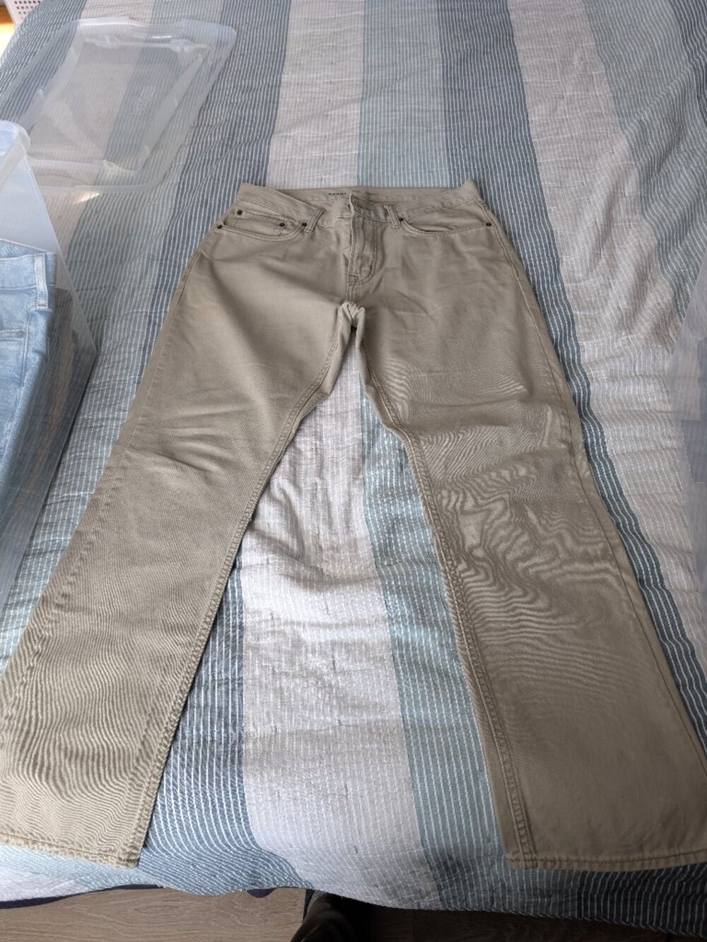Old Navy Men's Khakis, Size 33x32.